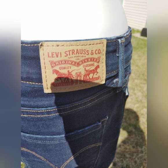 Mid Rise Skinny Jeans - Picture 6 of 7